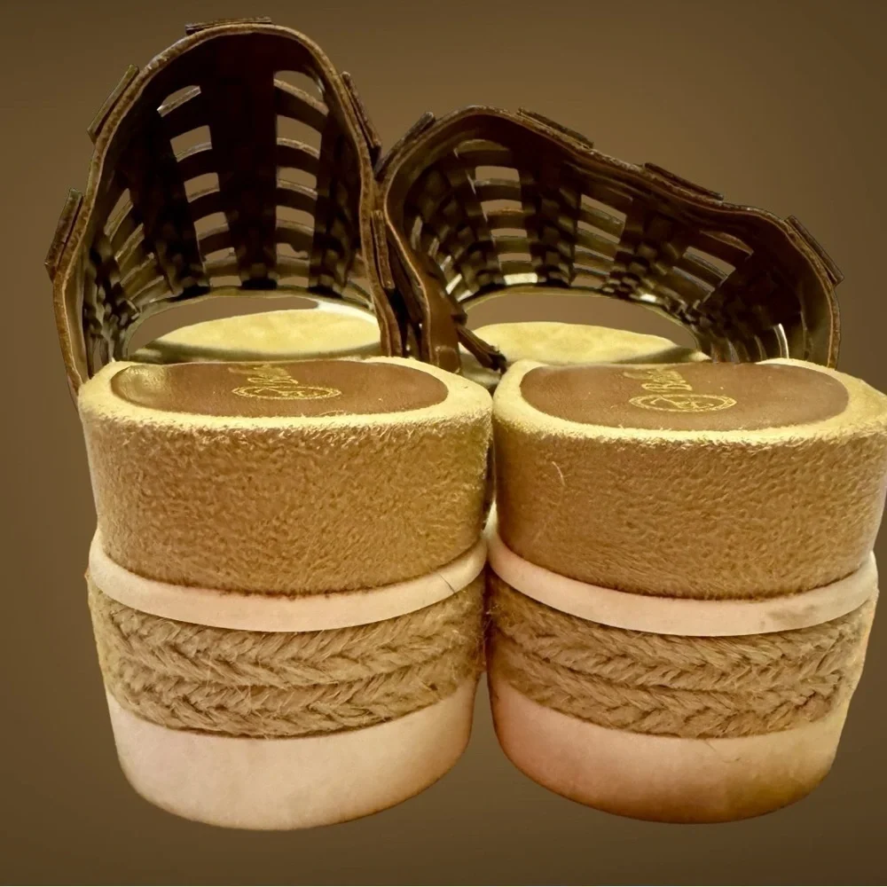 New Bella Vita Oaklyn Wedge sandals‎ 8.5 WW